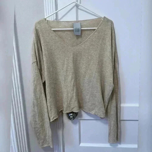 Lotus Eaters Tan Batwing Sweater NEW - Picture 3 of 4